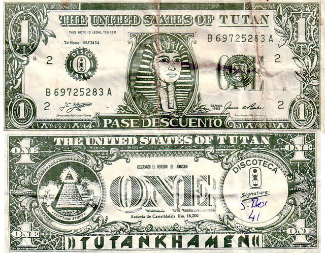 Flyer-descuento en forma de d�lar de la discoteca Tutankhamen de Gav� Mar